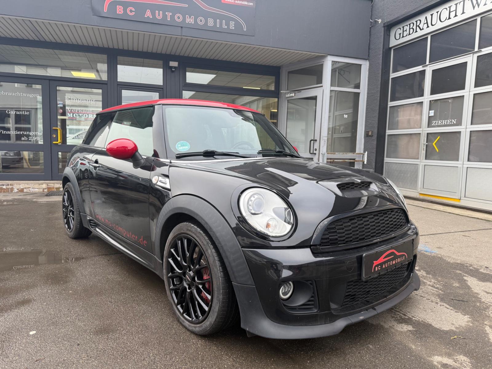 MINI JOHN COOPER WORKS*SITZHEIZ*NAVI*PDC*