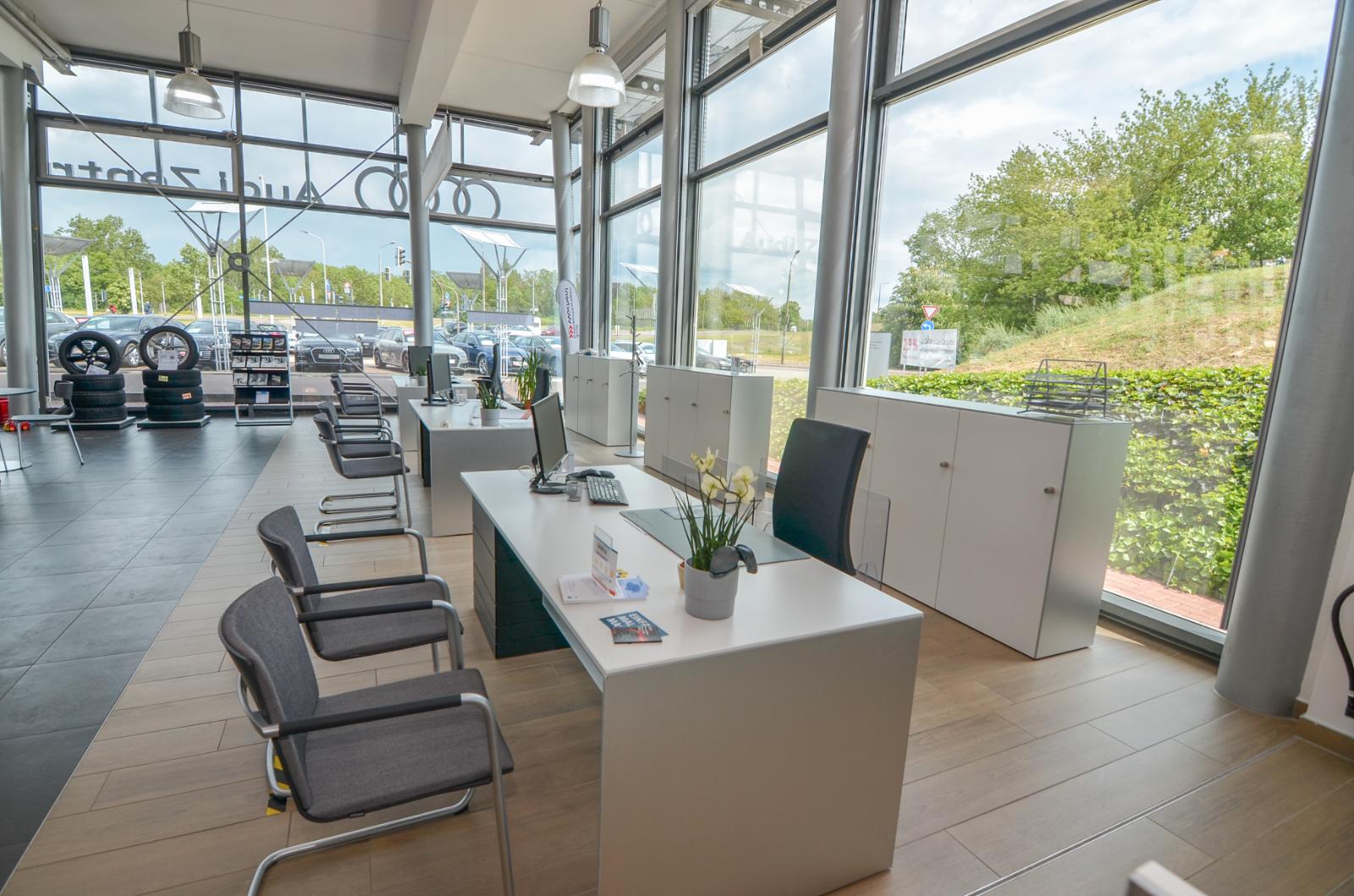 showroom-image-bottom