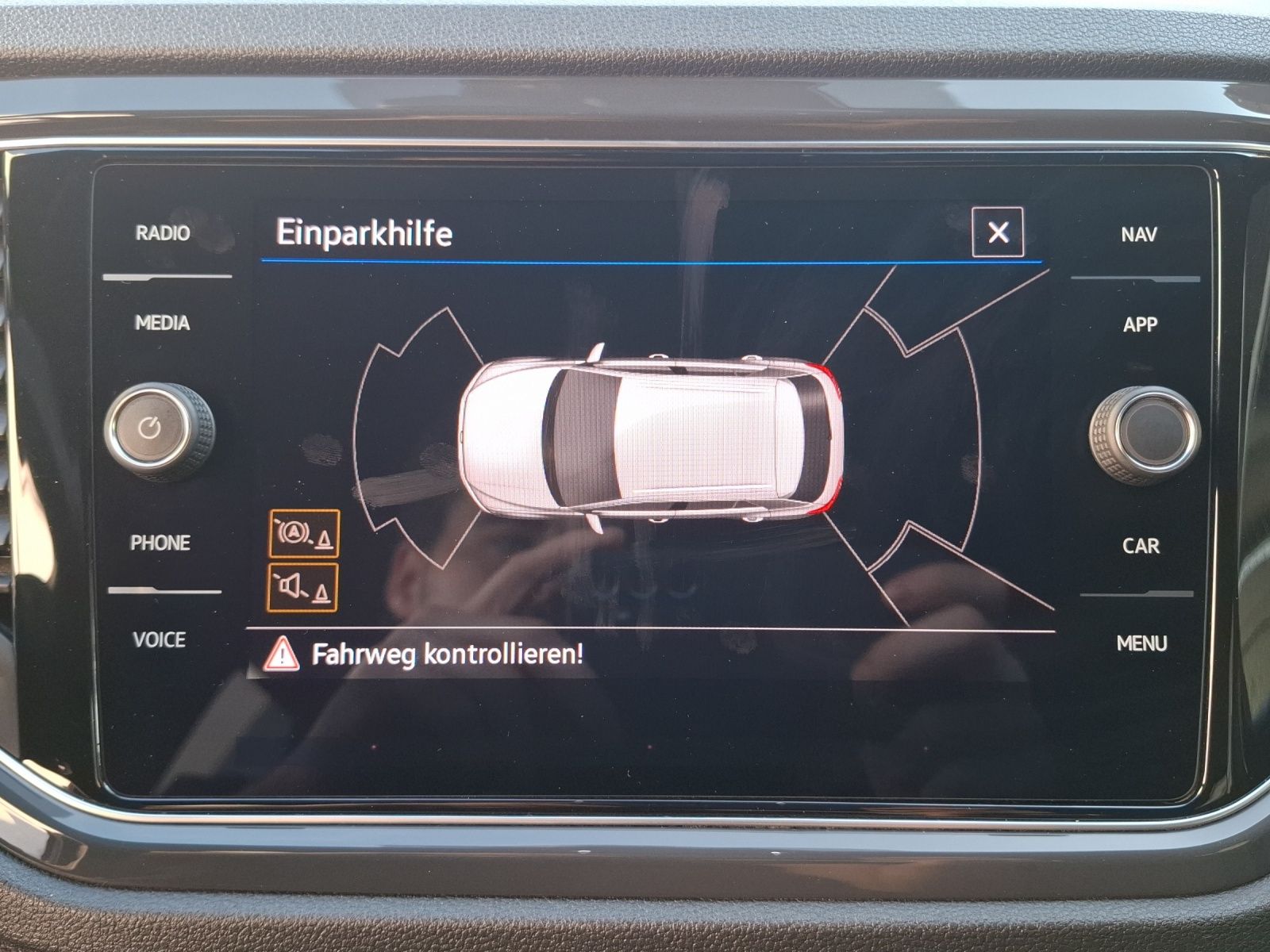 Fahrzeugabbildung Volkswagen T-Roc TSI Sport LED AHK ACC PDC SHZ
