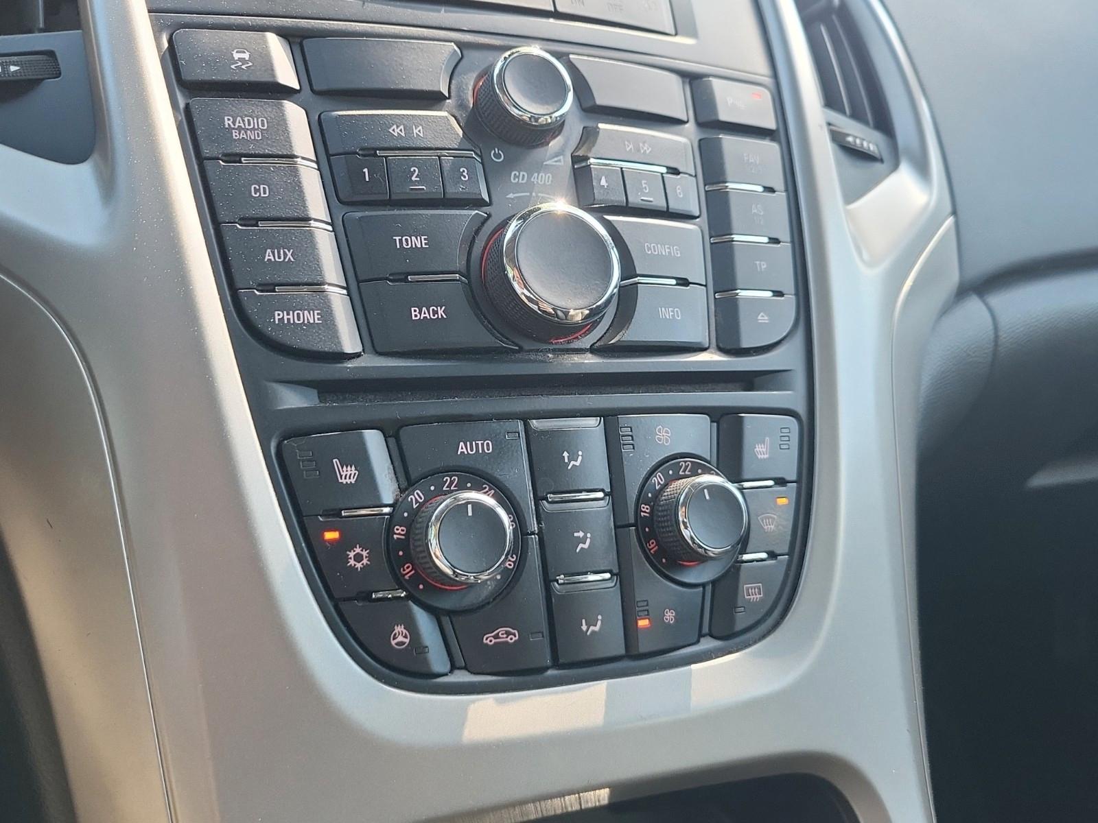 Opel Astra 2012 — photo 11