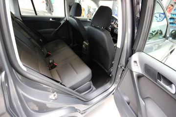 Volkswagen Tiguan - 12