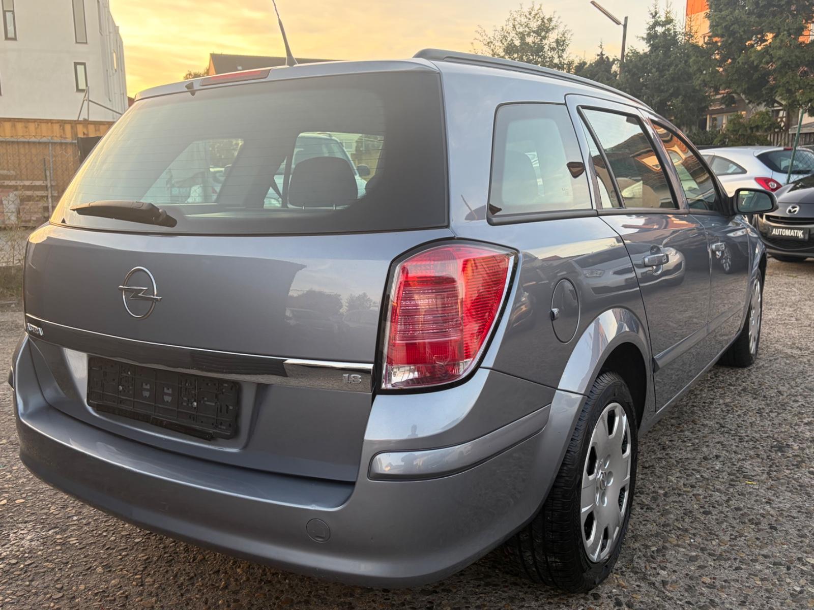 Opel Astra 2004 — photo 17