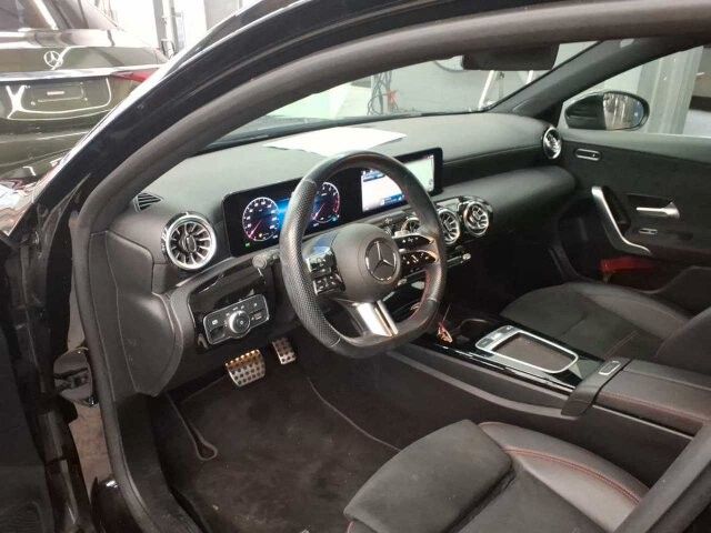 Fahrzeugabbildung Mercedes-Benz A 180 AMG+Pano+Distr+Ambiente+RKF+TotW+IHC
