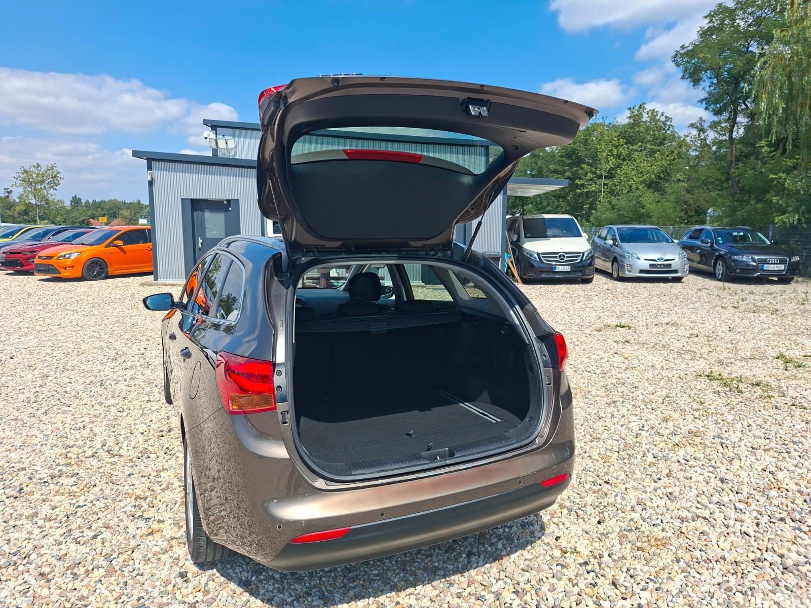 Kia cee'd 2015 — photo 24