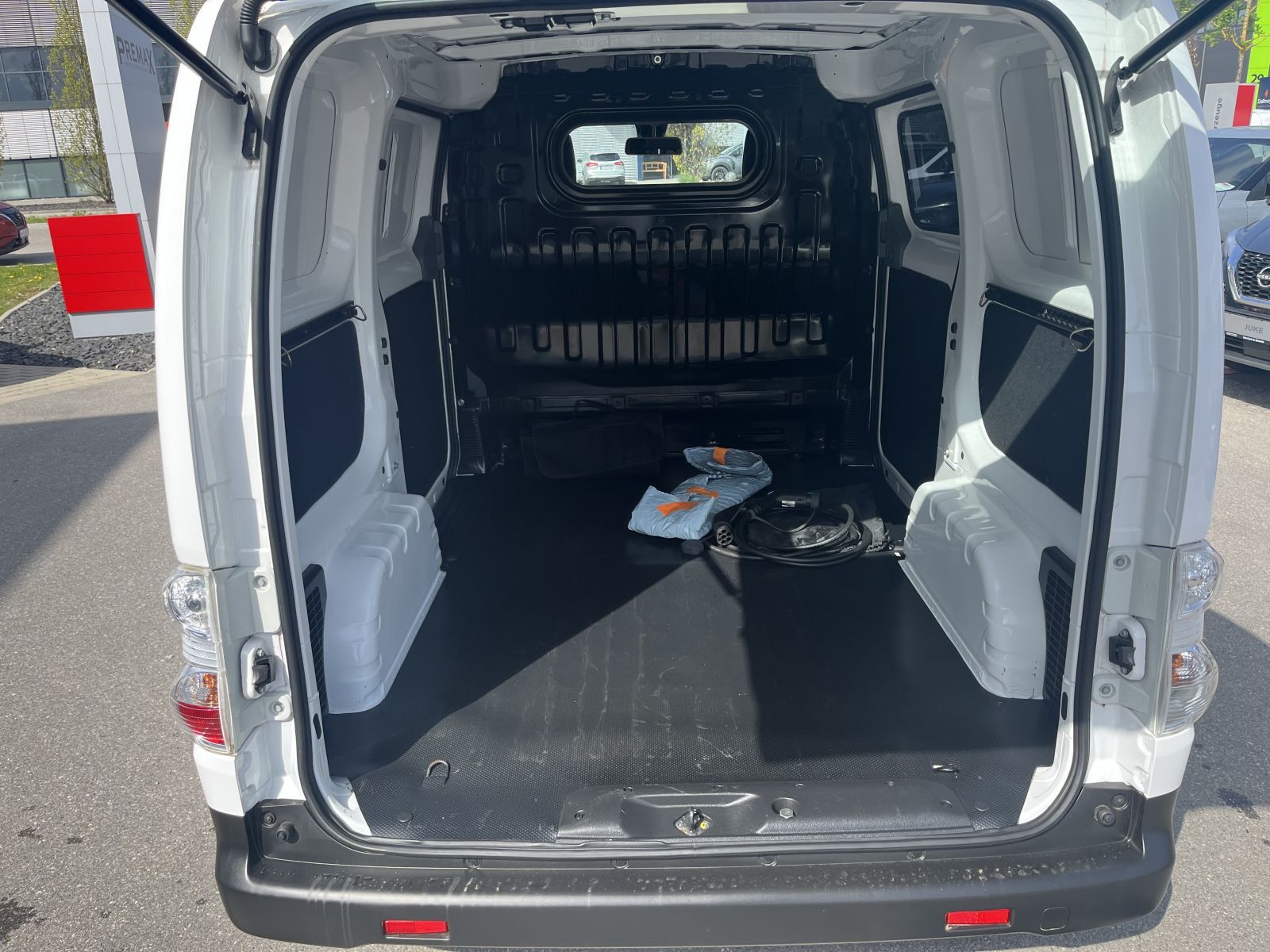 Fahrzeugabbildung Nissan e-NV200 ME1 AT - Premium - Heckvergl., Winterp.