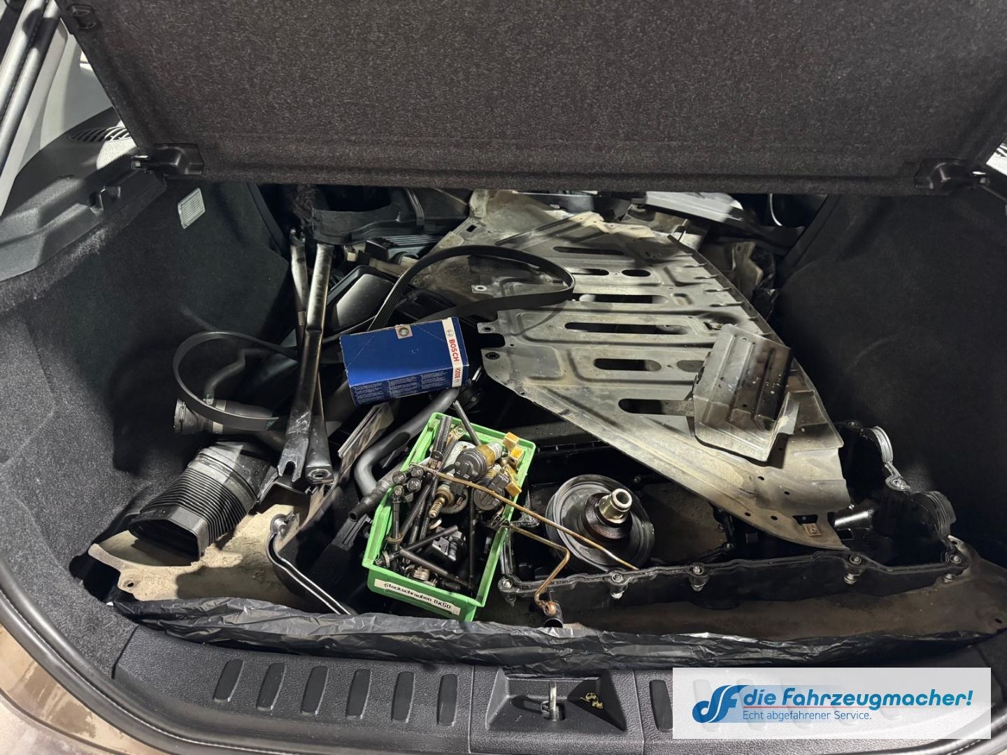 Fahrzeugabbildung BMW X1 18i sDrive Navi Klimaautom *MOTORSCHADEN