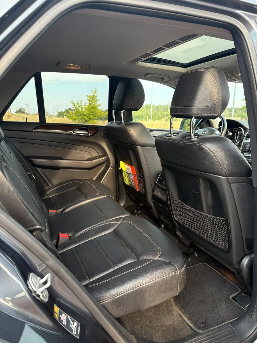 Mercedes-Benz ML 350  TÜV NEU Top-Zustand Leder 140Tkm