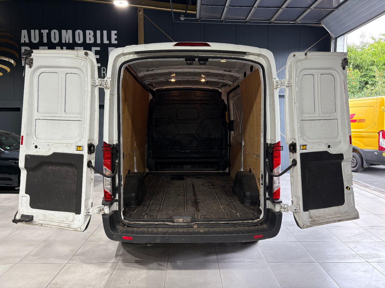 Fahrzeugabbildung Ford Transit Kasten 330 L2 H2Trend/3-SITZ/PDC/KLIMA/