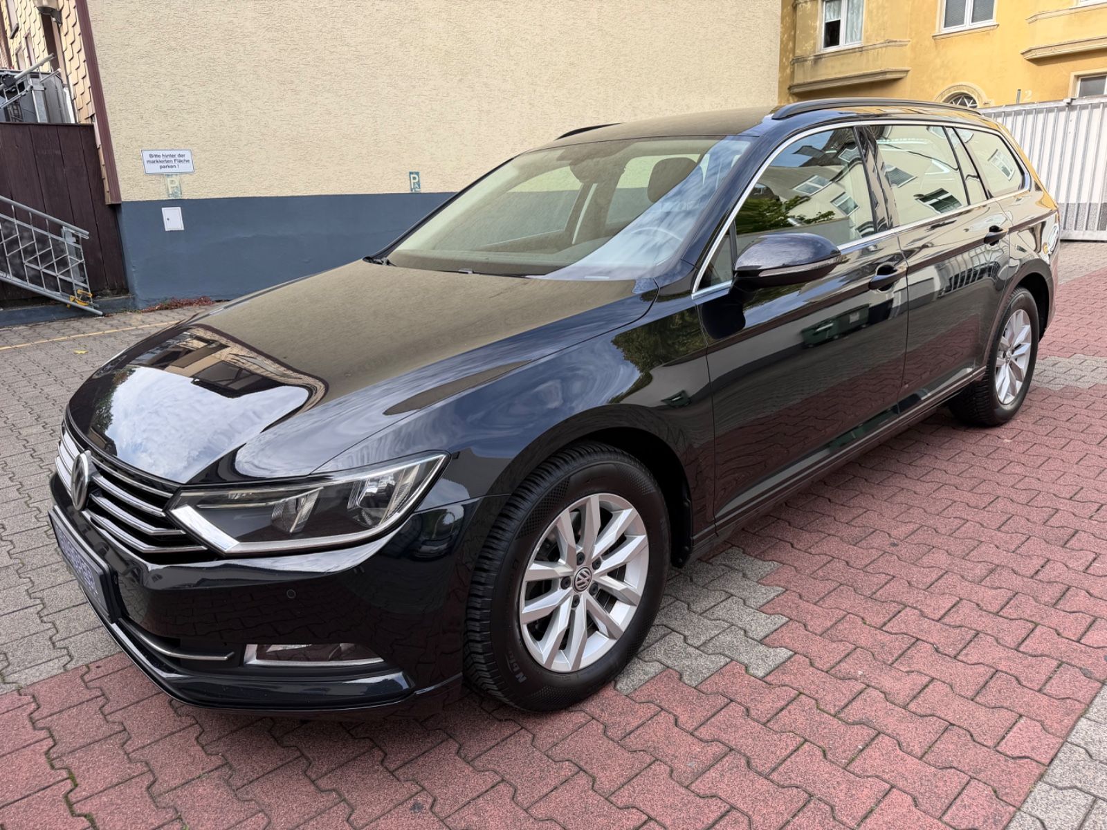 Volkswagen Passat Variant - 1