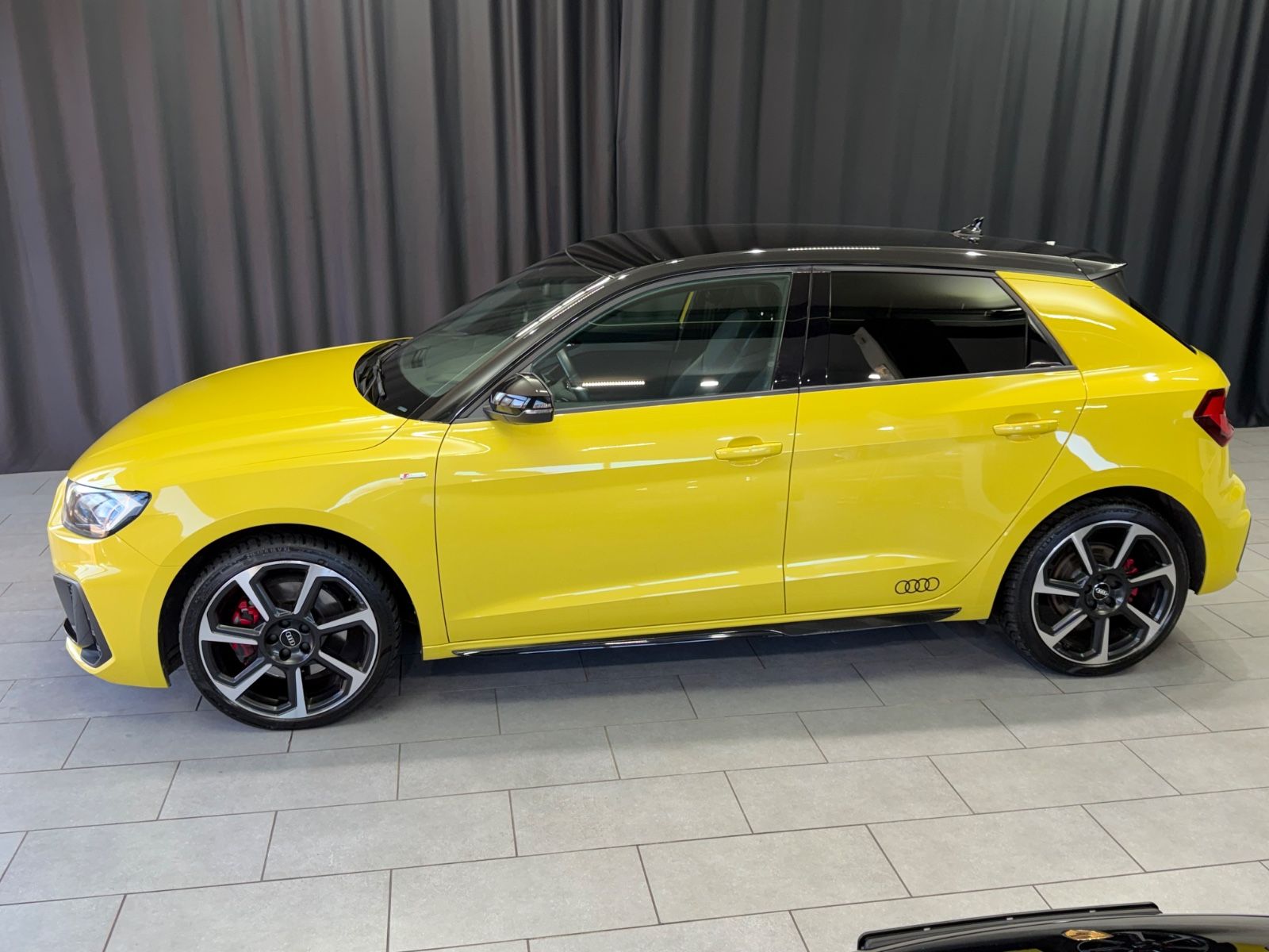 Fahrzeugabbildung Audi A1 Sportback 40 TFSI edition one|3xS-LINE|DSG|