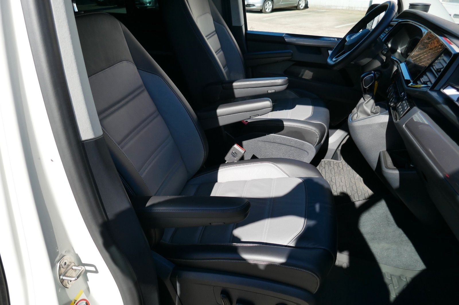 Volkswagen T6.1 Multivan Exclusive 4M DCC Stdhzg ACC foto 8