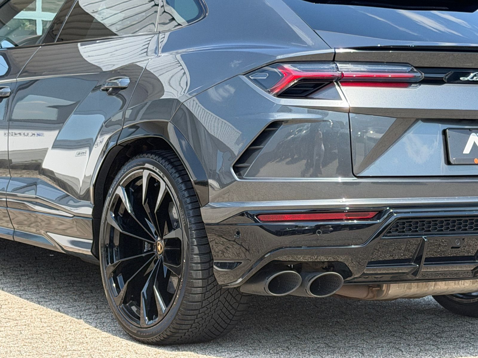 Fahrzeugabbildung Lamborghini Urus/PANO/23ZOLL/B&O-3D/360KAM/HEAD-UP