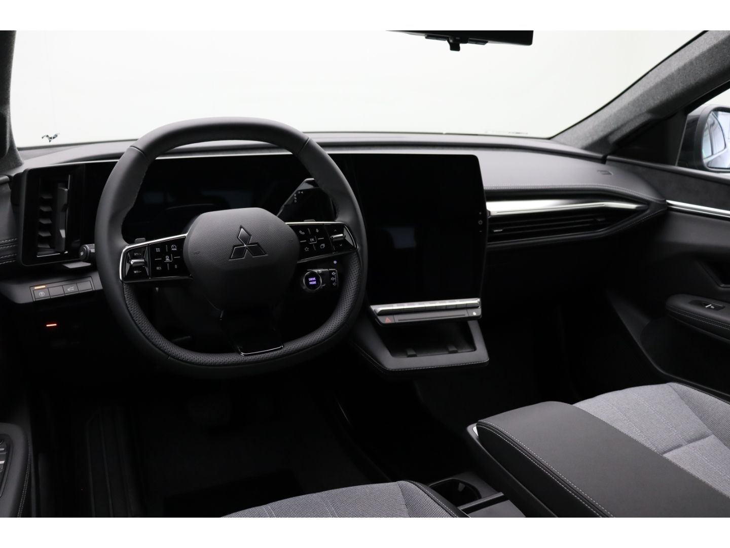Fahrzeugabbildung Mitsubishi Eclipse Cross Diamant Top 11 KW ACC Totwinkelass