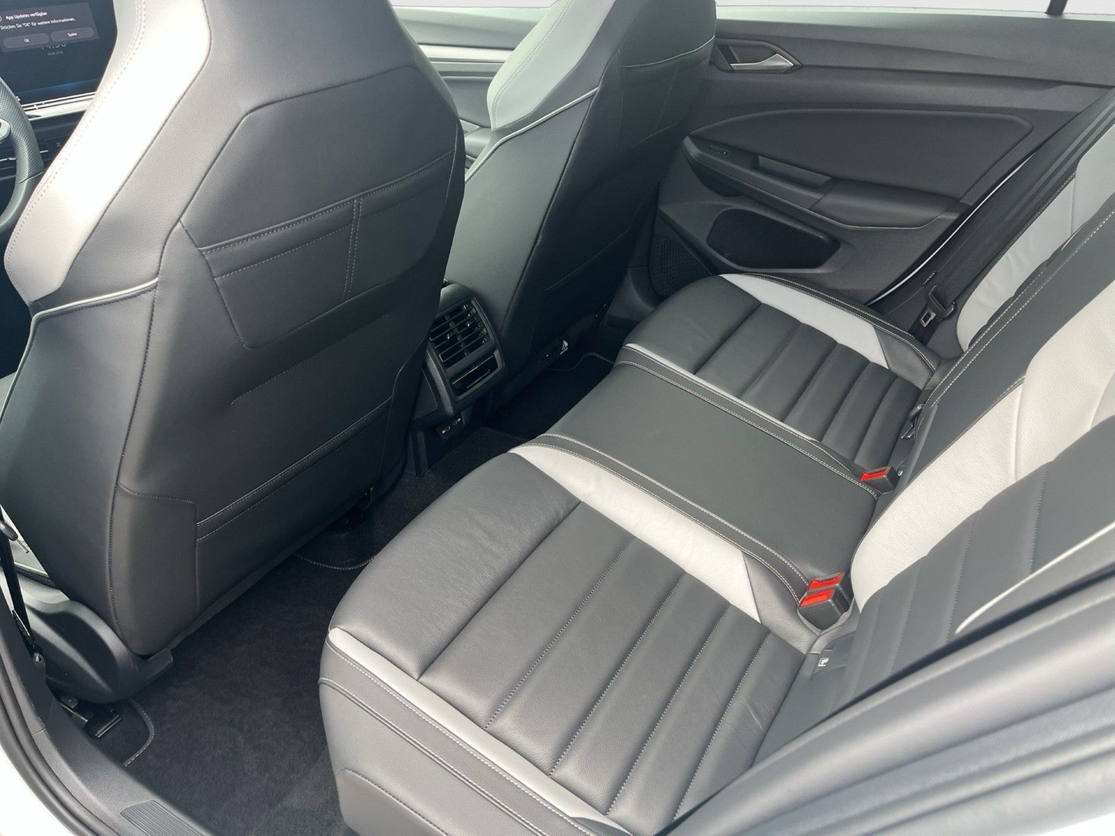 Volkswagen Golf 1.5 TSI GTE Matrix Leder Pano HuD DCC AHK foto 5