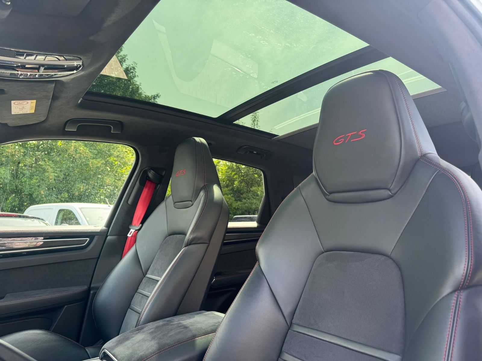 Fahrzeugabbildung Porsche Cayenne GTS Panorama+Sportabgas+HeadUp