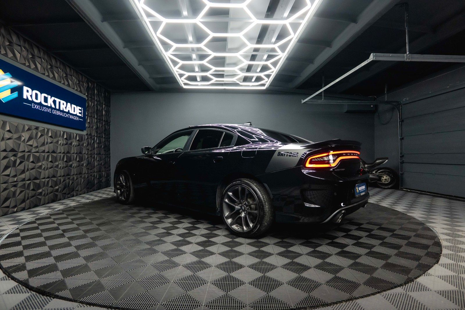 Fahrzeugabbildung Dodge Charger 5.7 V8 HEMI R/T DAYTONA Performance