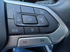 Fahrzeugabbildung Volkswagen Golf VIII Variant Life 2,0 TDI Navi Sitzh ACC