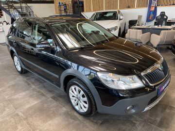 Skoda Octavia Combi Scout 4X4 *TÜV Neu*Xenon*