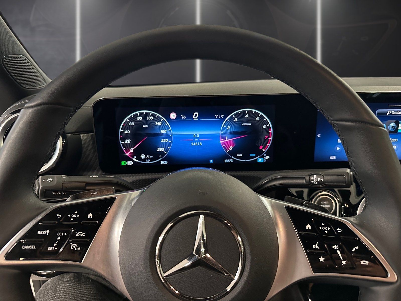 Fahrzeugabbildung Mercedes-Benz CLA 200 Progressive*LED*Kamera*CarPlay*Spur*MBUX