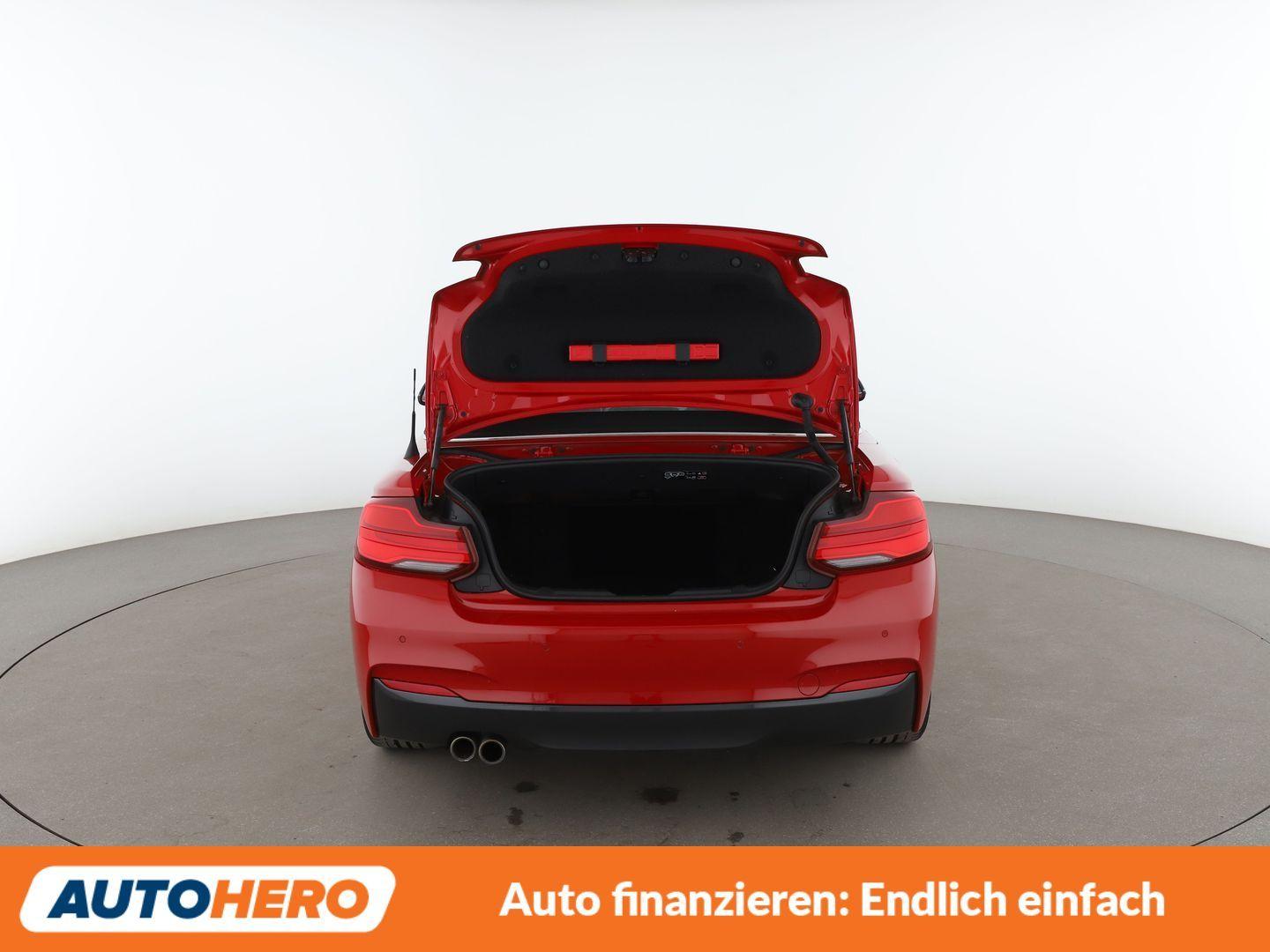 BMW 220i M Sport Aut.*NAVI*LED*PDC*TEMPO*SHZ*ALU*
