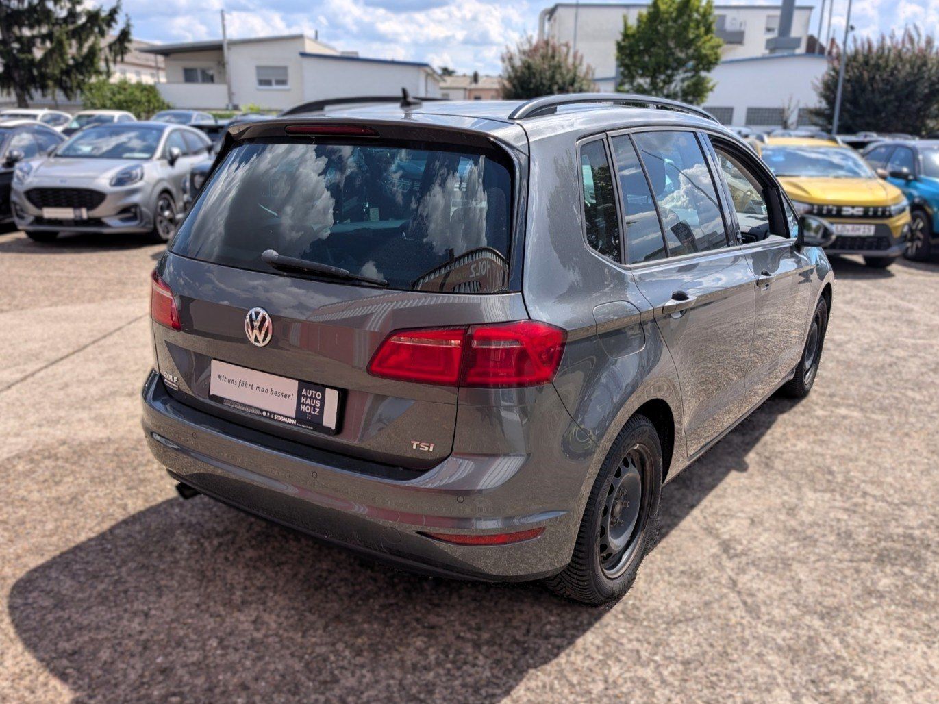 VW Golf Sportsvan 1.2 TSI Sound Allwetter SHZ ACC – Bild 2