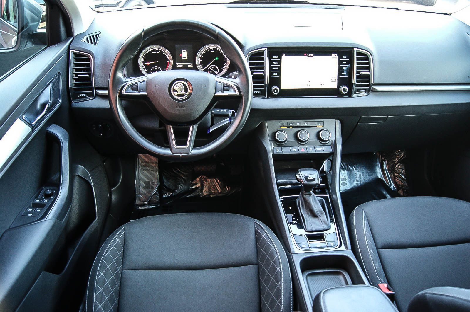 Fahrzeugabbildung SKODA Karoq 1.6 TDI DSG Ambition NAVI ANHÄNGERKUPPLUNG