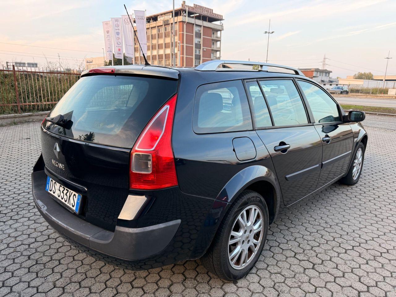 Renault Megane 2008 — салон