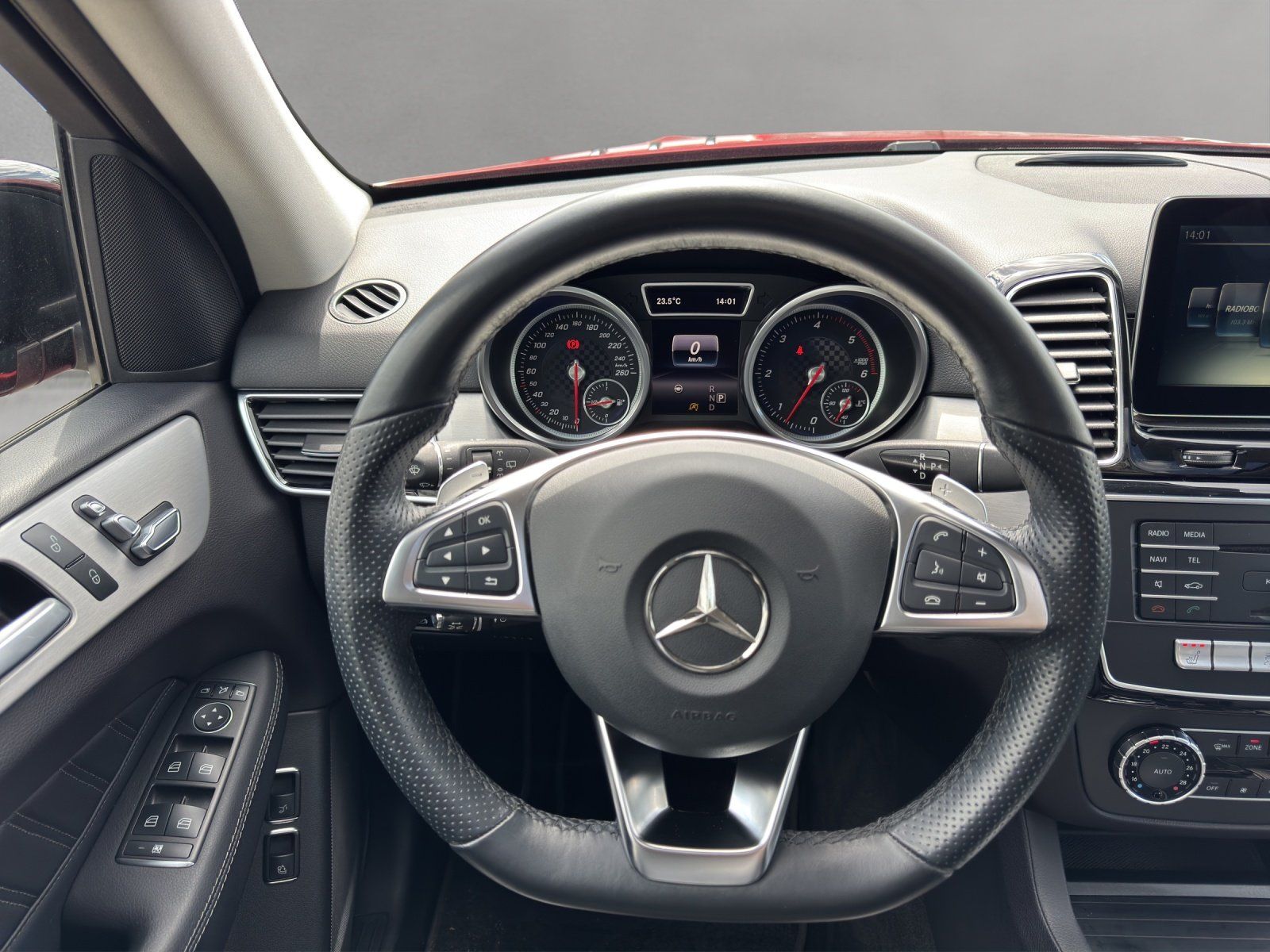 Fahrzeugabbildung Mercedes-Benz GLE 350 d 4M AMG 9-G/AHK/ACC/360°/PANO/LED/NAVI/