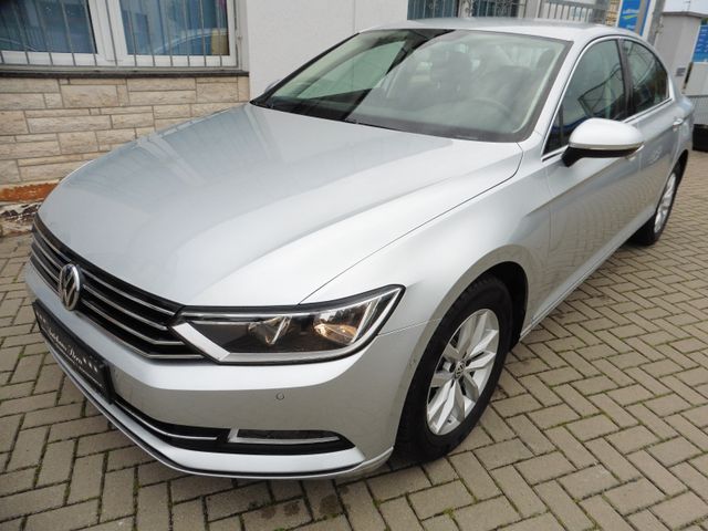 VW Passat 1,4 TSI Comfortline*NAVI*PDC*AHK*SHZ*Temp
