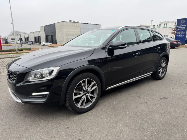 Volvo V60 Cross Country R Line Leder Klima Navi Alu E6