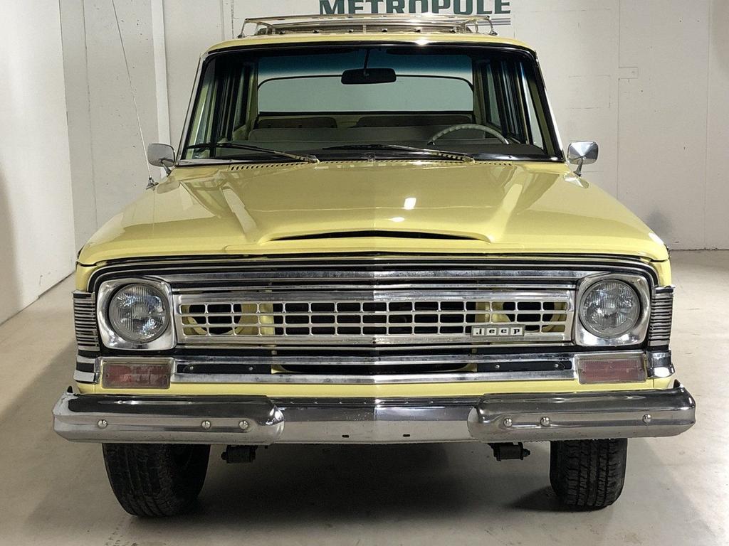 Jeep Wagoneer