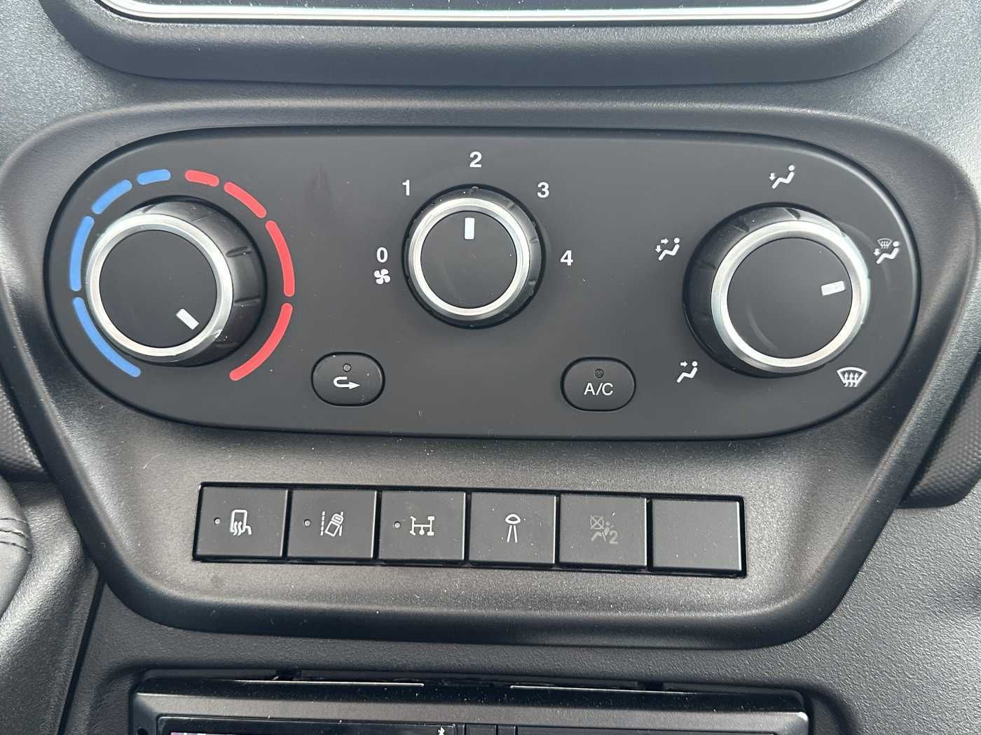 Fahrzeugabbildung Iveco Daily 70C18 3.0L Abrollkipper *AHK*Luft*Sperre*