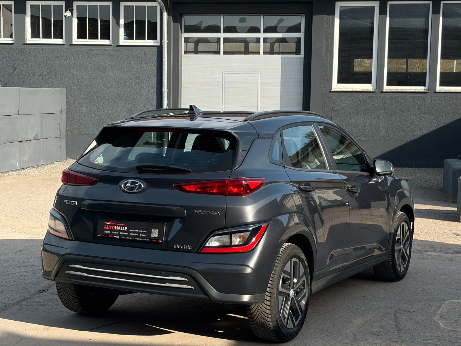 Fahrzeugabbildung Hyundai KONA E Select SHZ LHZ LKA LFA ACC Navi CarPlay