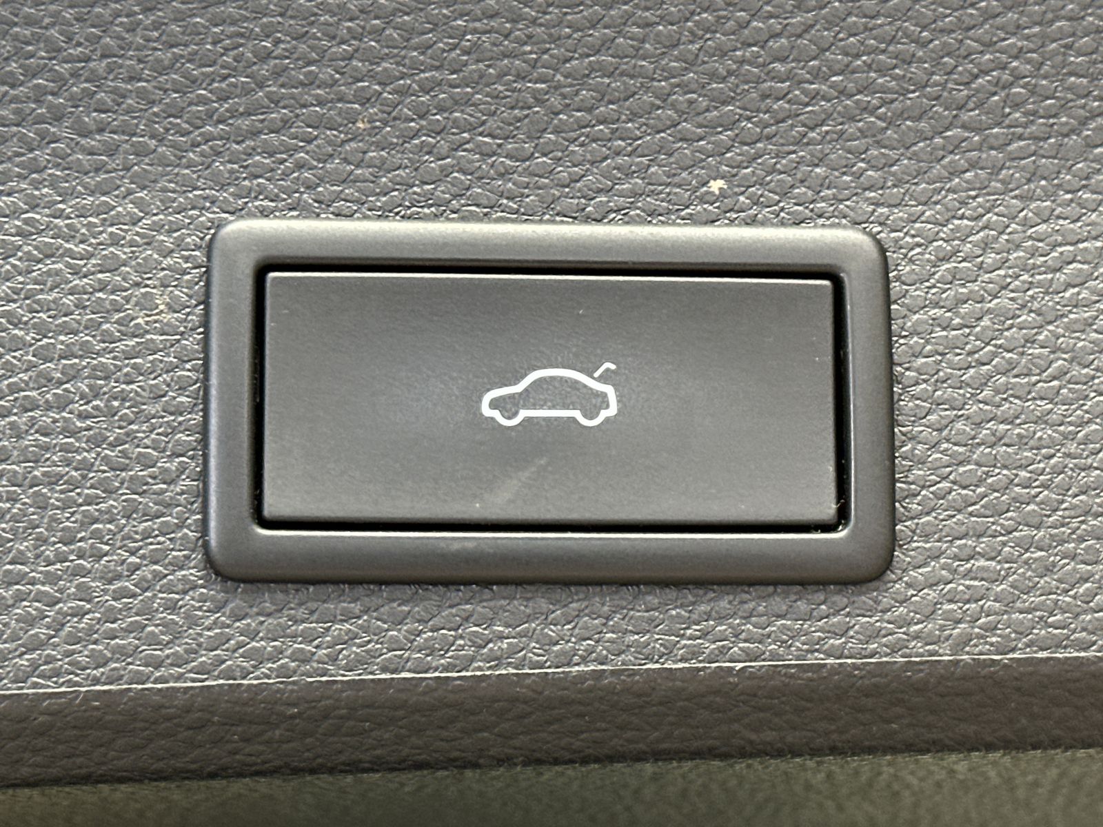 Fahrzeugabbildung SEAT Ateca 2.0 TDI DSG Style NAV+LED+AHK+ACC+VCOCK+SH