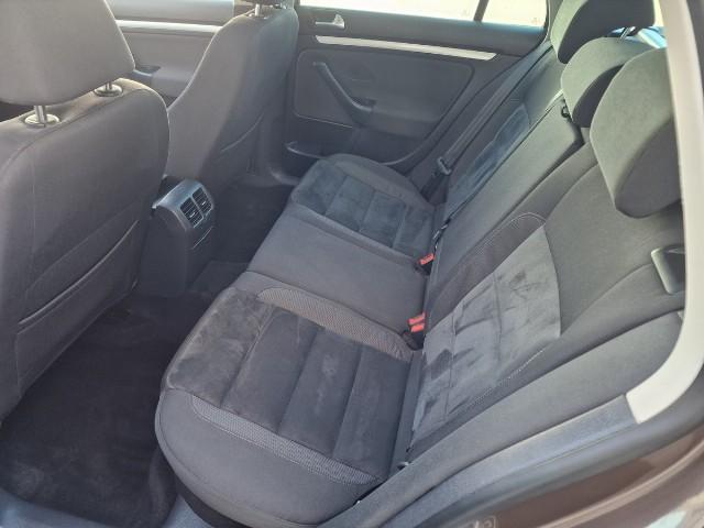 Volkswagen Golf 2010 — photo 25