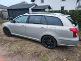Toyota Avensis Combi Executive 2,2-l-D-CAT Executive - Toyota Avensis aus 2005 mit Diesel-Antrieb