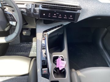 Peugeot 3008 1.2 145 Allure 360+Kam.+KeyLess+LED+Navi