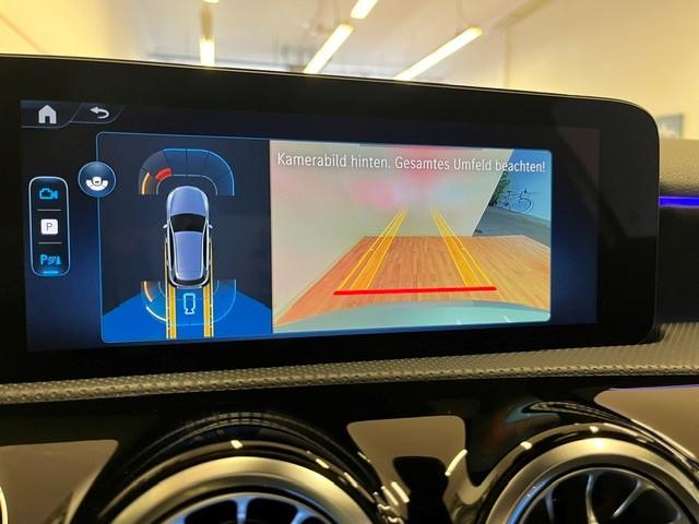 Mercedes-Benz A 250e AMG-Line Panorama Distronic Keyless Go