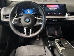 Fahrzeugabbildung BMW 218i Active Tourer M Sport -- Pano/ eSitze/ HiFi