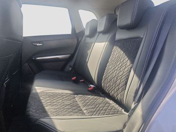 Fotografie 13 des Suzuki Vitara 1.4 Comfort+ Allgrip Schiebedach Navi LED