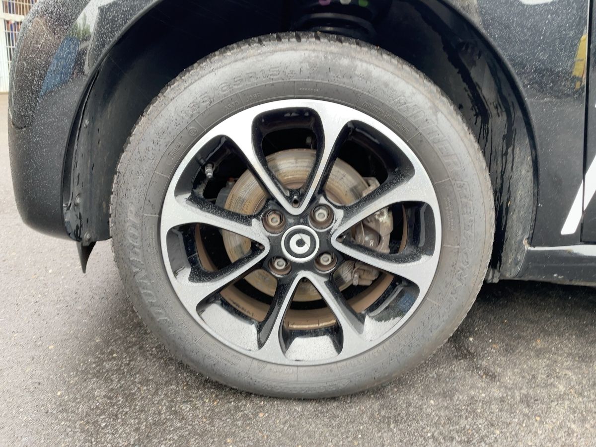Fahrzeugabbildung Smart Smart ForFour EQ DAB/Tempomat/Klima