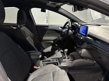 Fotografie 5 des Ford Focus 1.0 EcoBoost Start-Stopp-System ACTIVE X