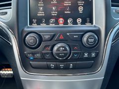 Fahrzeugabbildung Jeep Grand Cherokee 6.4 SRT Autom Pano Navi ACC dt.Fz