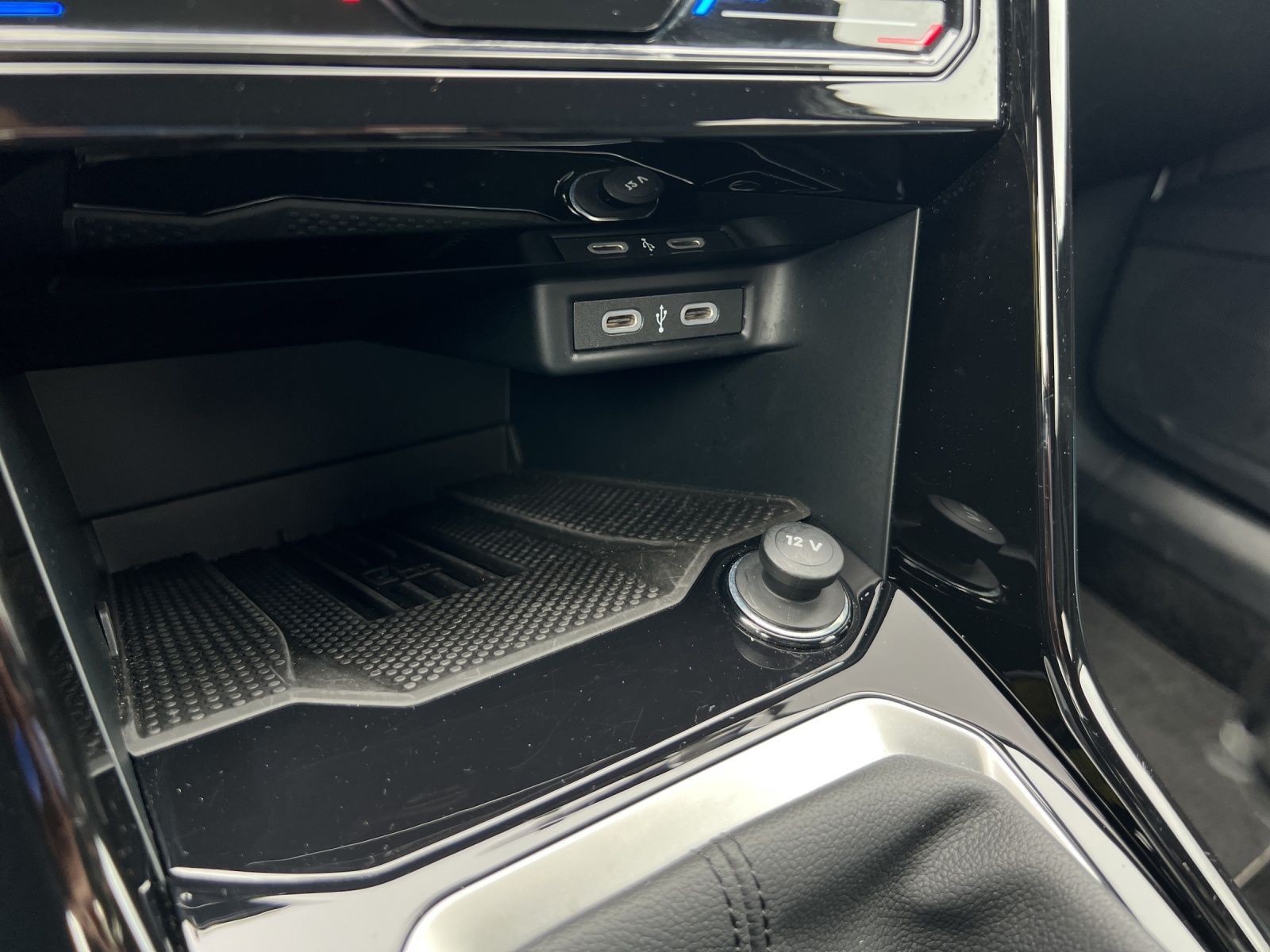 T-Roc R-Line 1.5 TSI DSG AHK*Kamera*ACC*CarPlay