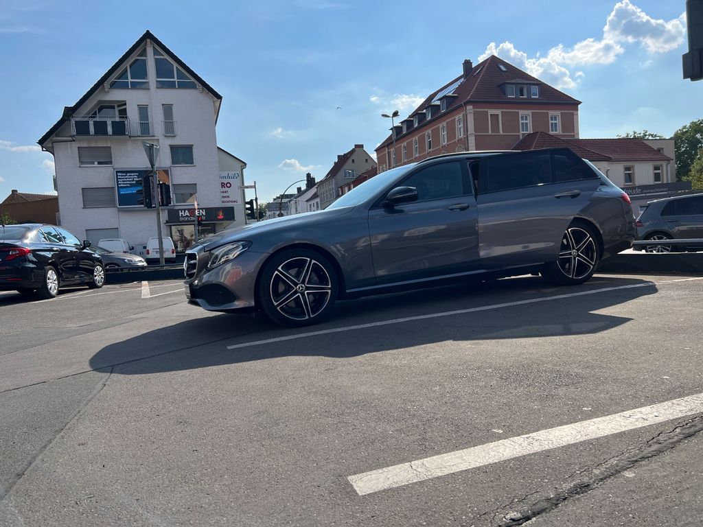Image of Mercedes-Benz E 350