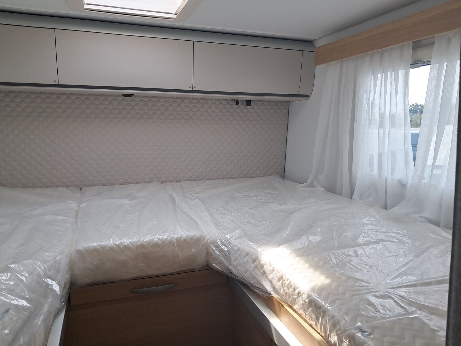 Fahrzeugabbildung Adria Matrix 670 SL 60Y Markise,Combi6E,MACHplus