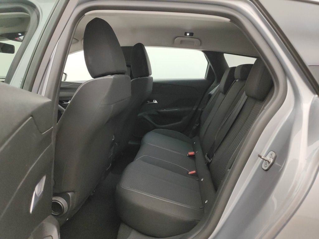 Fahrzeugabbildung Peugeot 308 SW Active Pack 1.2T NAVI/LED-MATRIX/PDC/ALU