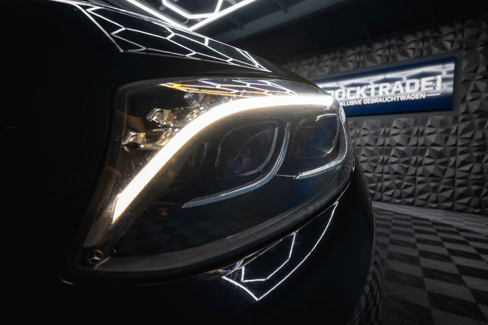 Fahrzeugabbildung Mercedes-Benz S 63 AMG 4Matic Night Edition Designo *ACC*Pano*