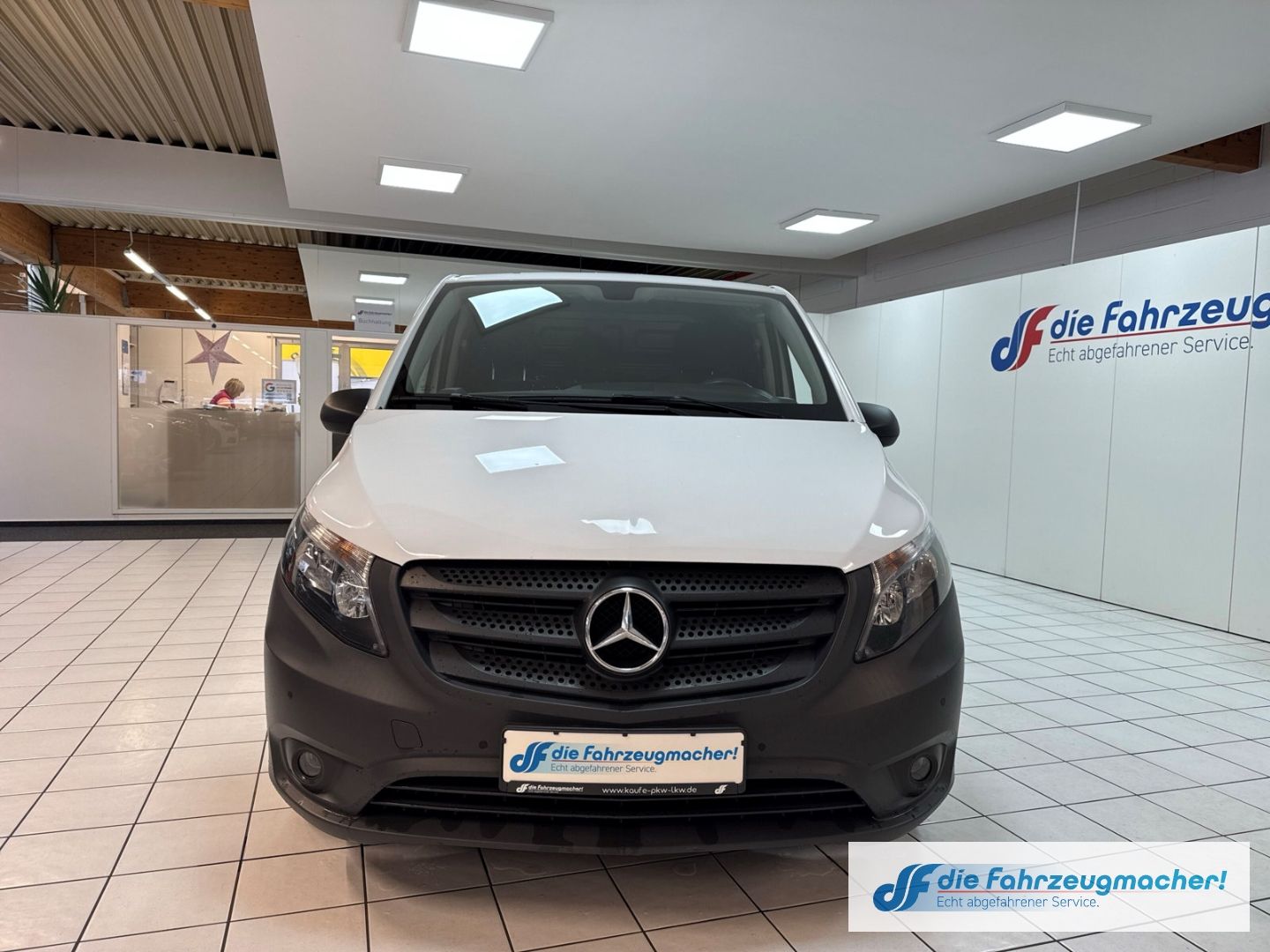 Fahrzeugabbildung Mercedes-Benz Vito Kasten 114 CDI BT RWD extralang AHK Parkle