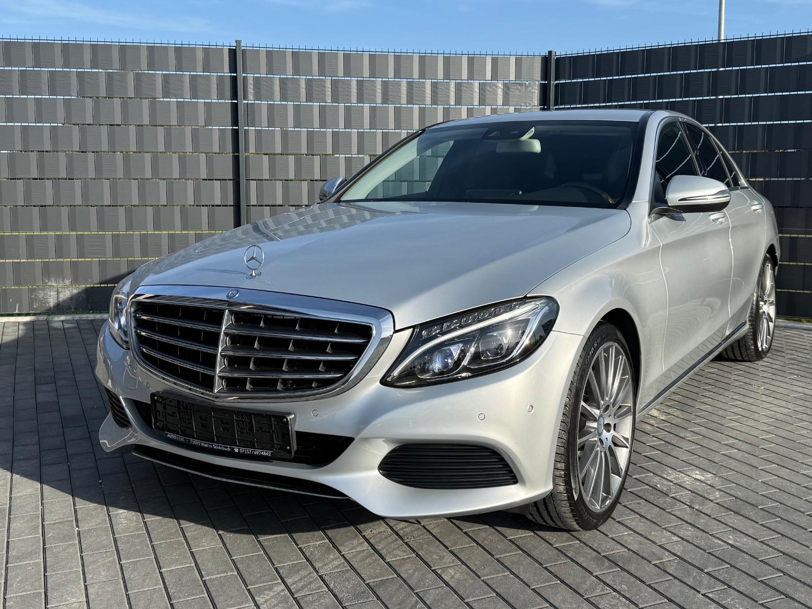 Mercedes-Benz C 400 4M*9G*AVANTGARDE*COMAND*STHZ*LEDER*PDC